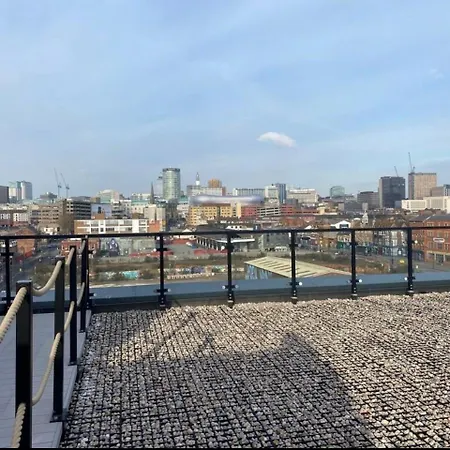 Exclusive Deals L Spacious 2bed 2bath - Free Parking & Netflix Jvt Short Lets